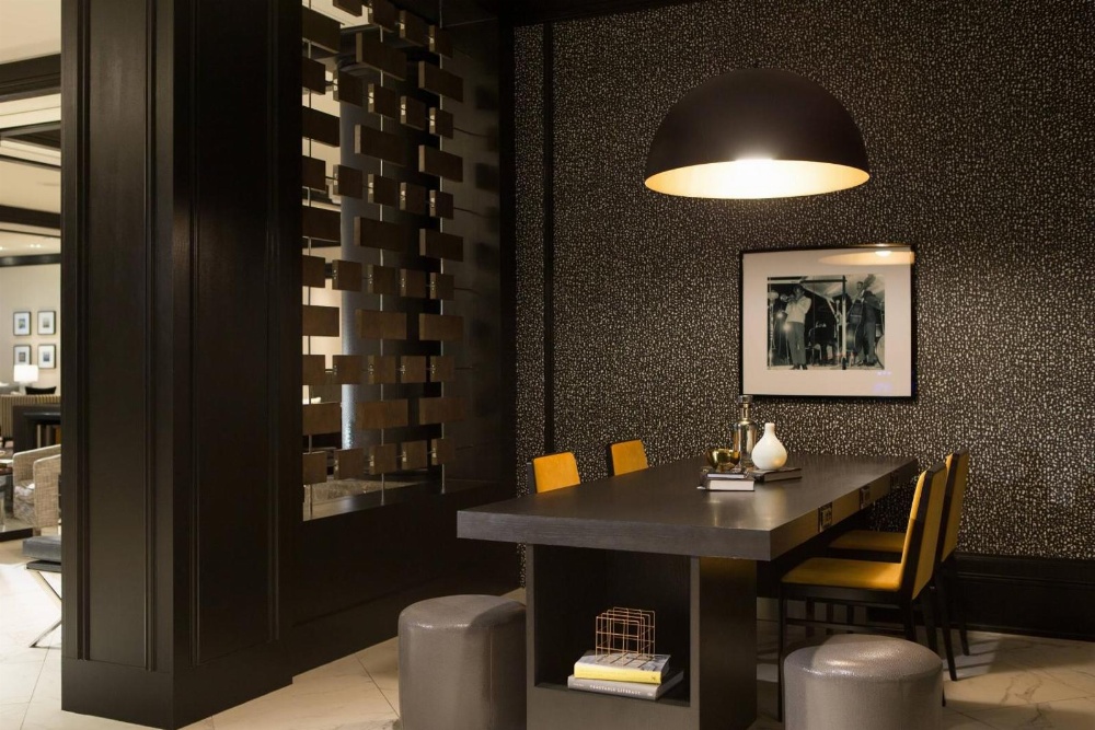 Renaissance by Marriott Baltimore Harborplace Hotel