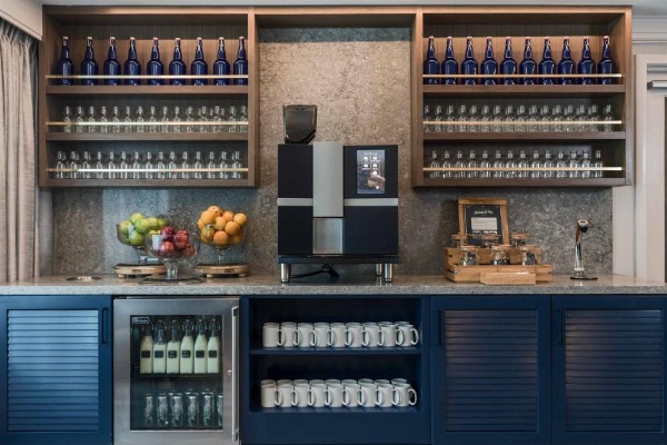 Renaissance by Marriott Baltimore Harborplace Hotel image 27