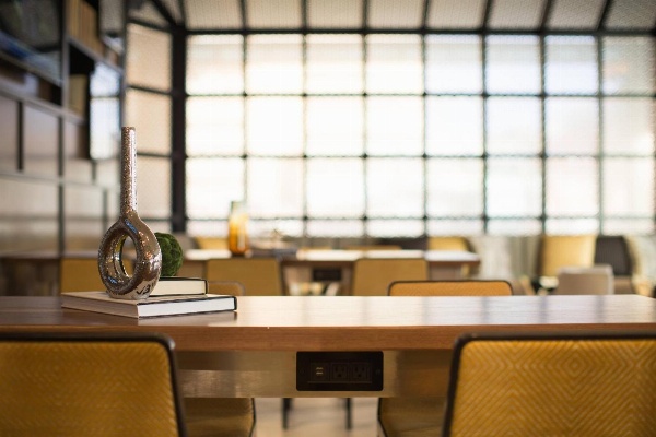 Renaissance by Marriott Baltimore Harborplace Hotel image 7